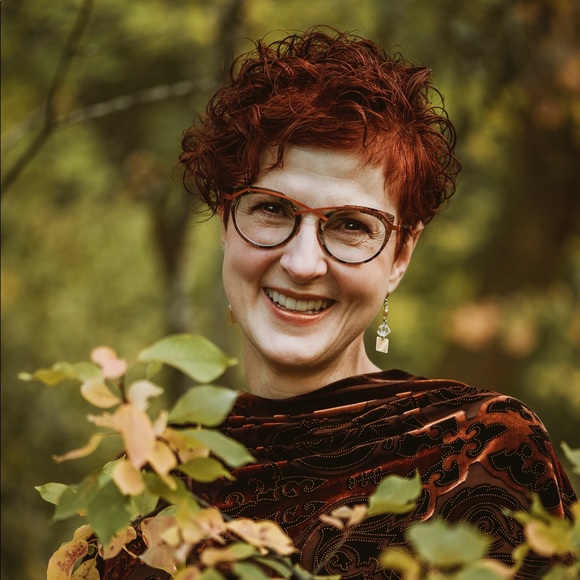 Meet your Posher, Valerie 🇨🇦 - Picture 8 of 9